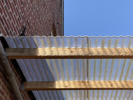 Kantenschutz aus PVC für Wellbleche &amp; Trapezbleche  - Welche Kantenschutzprofile gibt es für Well- und Trapezbleche?